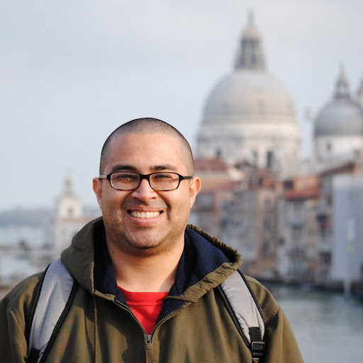 Luis Estrada Photo 15