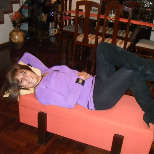 Silvia Summers Photo 4