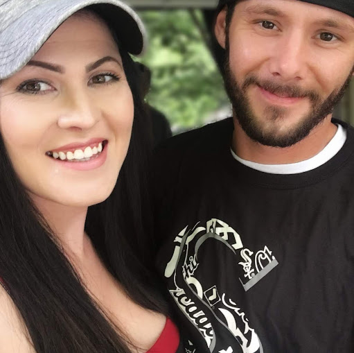 Danielle Barnett Photo 32