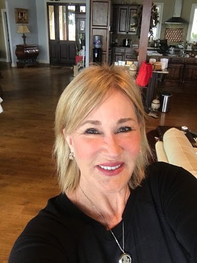 Julie Irwin Photo 35