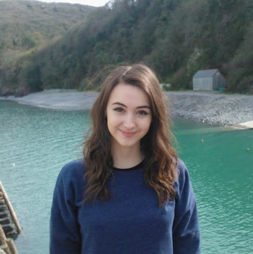 Sarah Young Photo 32