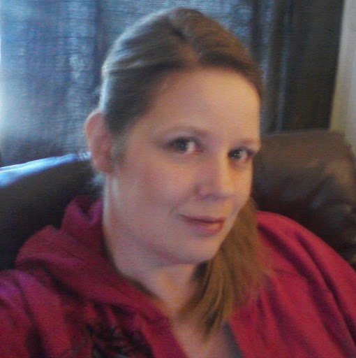 Kelly Stapleton Photo 18