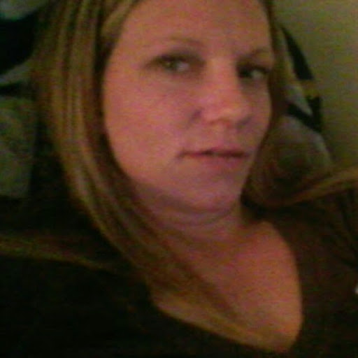 Elizabeth Reynolds Photo 25