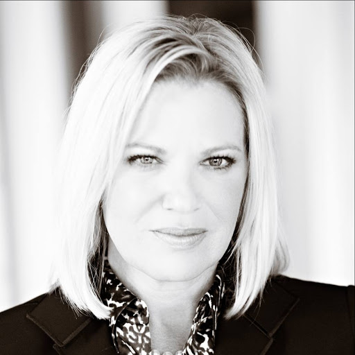Stephanie Graham Photo 44