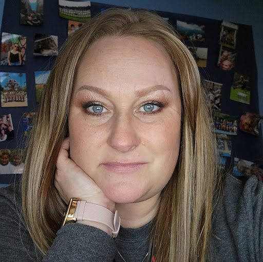 Amanda Dugan Photo 35