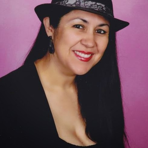 Elsa Gutierrez Photo 25