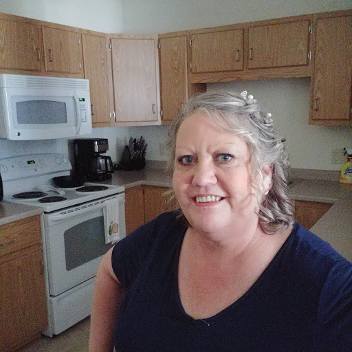Carol Ewing Photo 36