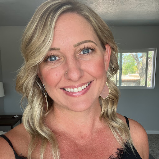 Jennifer Atchley Photo 16