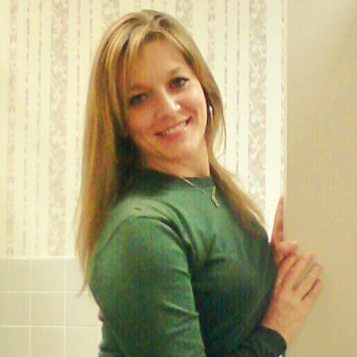 Amanda Collins Photo 9