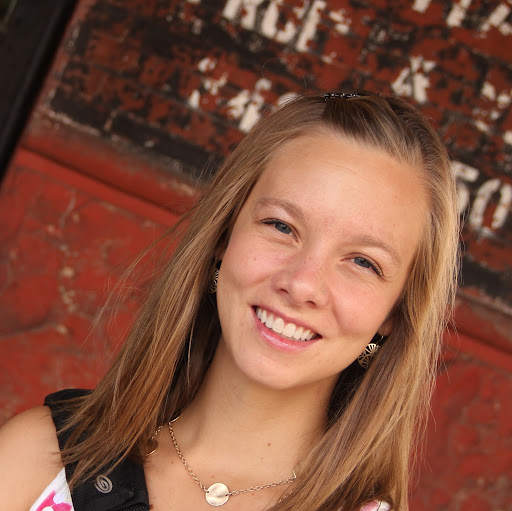 Carrie Frank Photo 19