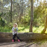 Julie Seaton Photo 24