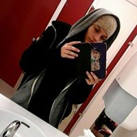 Claire Ryan Photo 32