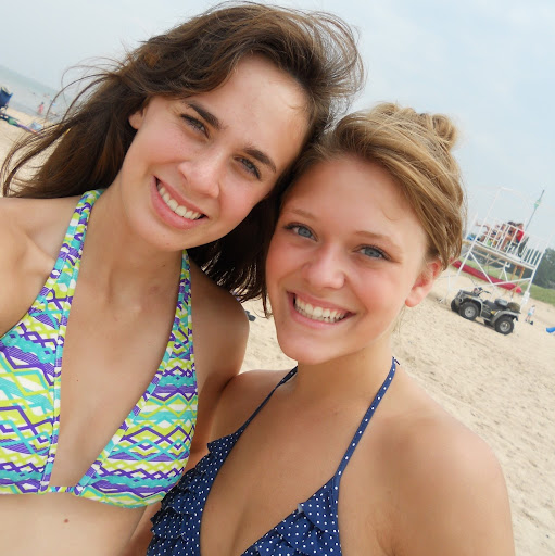 Laura Schulte Photo 43