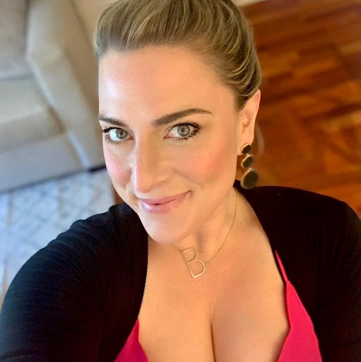 Elizabeth Brennan Photo 19