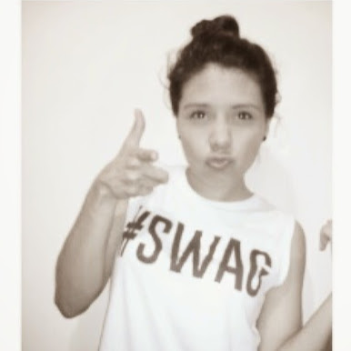 Laura Uribe Photo 18
