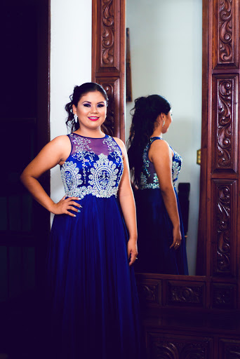 Maria Longoria Photo 20