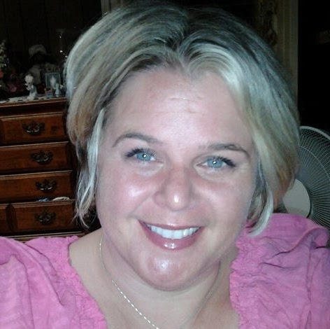 Angela Arnold Photo 32