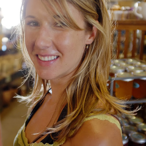 Jennifer Larson Photo 16