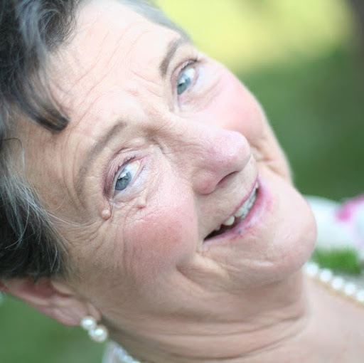 Dorothy Kelly Photo 24