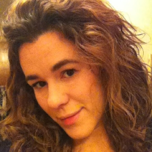 Julie Bernier Photo 22