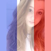 Sarah Watts Photo 29