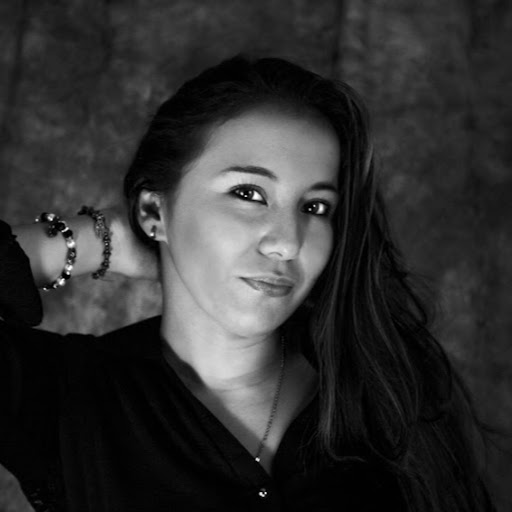 Vivian Sanchez Photo 17