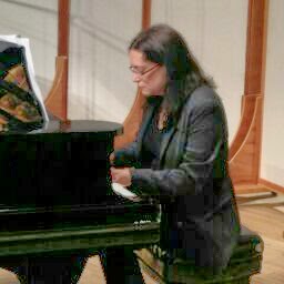 Elizabeth Lorenzo Photo 14
