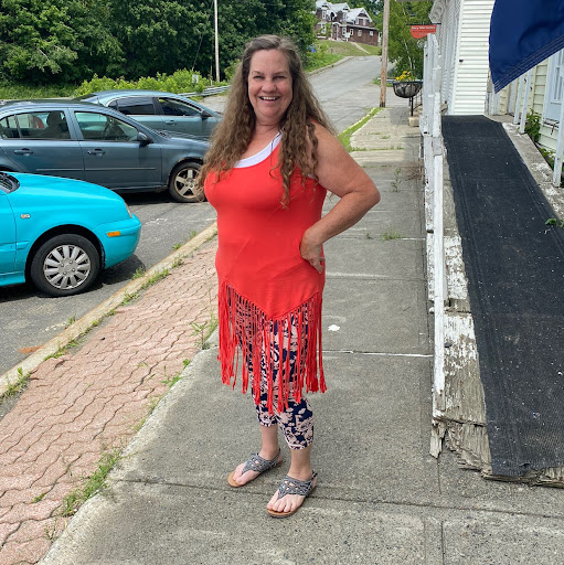 Julia Saunders Photo 26