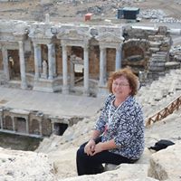 Julia Barton Photo 37