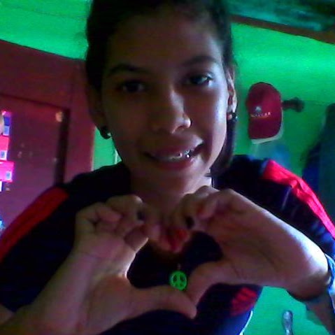 Emely Perez Photo 8