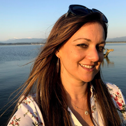 Stephanie Hurst Photo 20