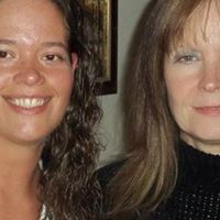 Kristen Leach Photo 16