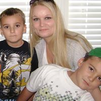 Victoria Wells Photo 19