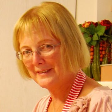 Diane Maclean Photo 17