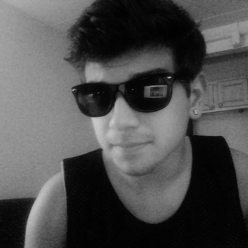 Nicholas Lang Photo 18