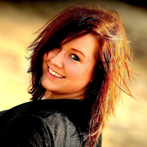 Michelle Reynolds Photo 12