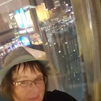 Lisa Soderberg Photo 16