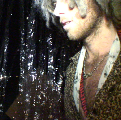 Joseph Quinn Photo 32