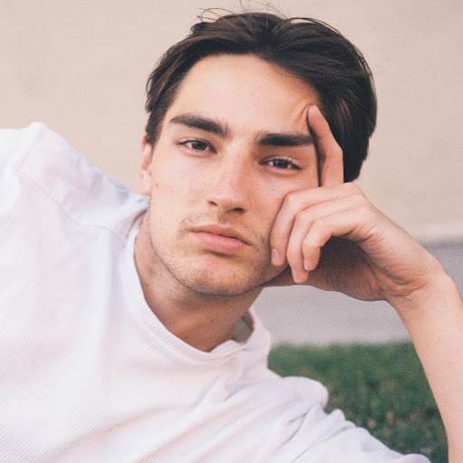 Brandon Rogers Photo 32