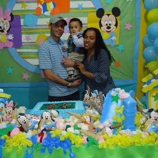 Elizabeth Moreira Photo 24