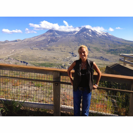 Jennifer Thorp Photo 16