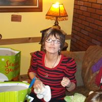 Vicky Roberts Photo 9