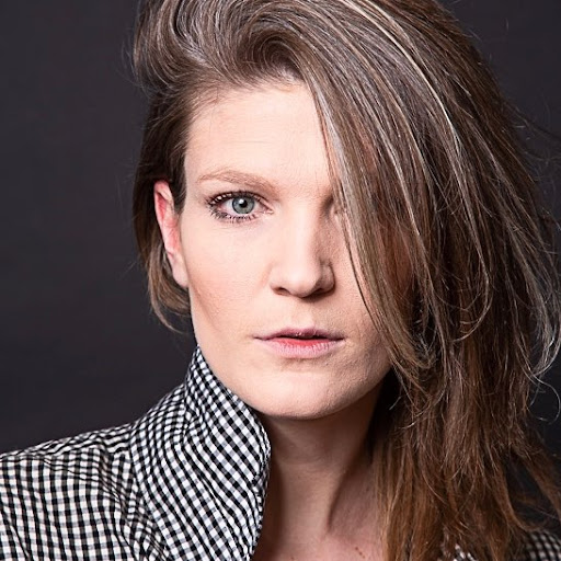 Lucy Horn Photo 4