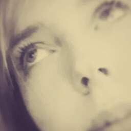 Laura Carey Photo 32