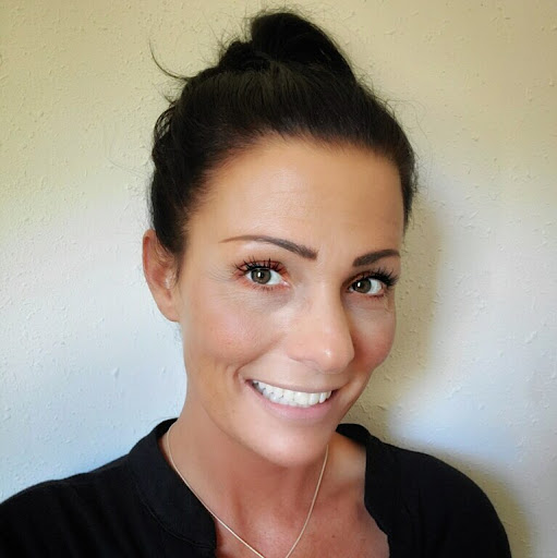 Christina White Photo 25