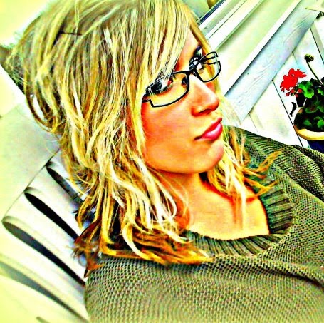 Sara Esquivel Photo 17