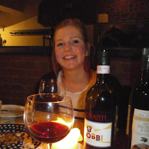 Jenny Watts Photo 14