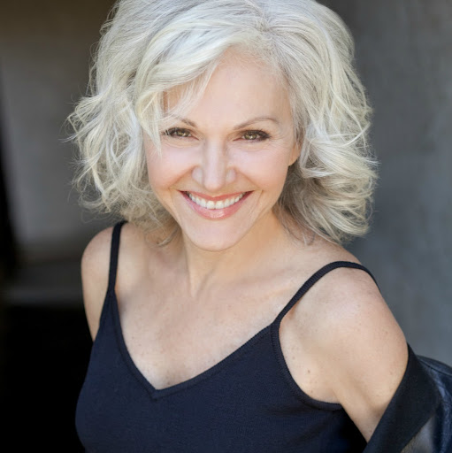 Melinda Lee Photo 10