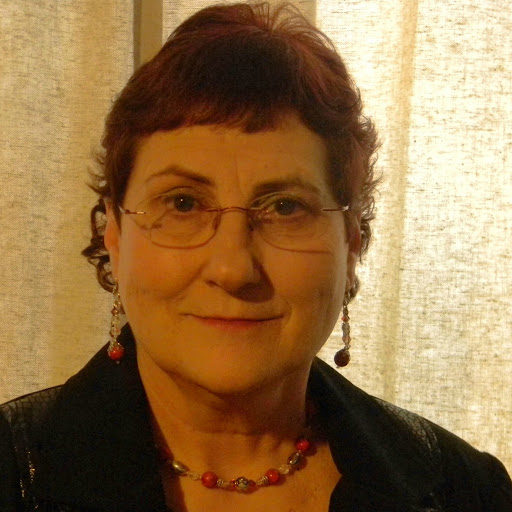 Julie Rutherford Photo 16