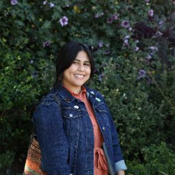 Alicia Flores Photo 37